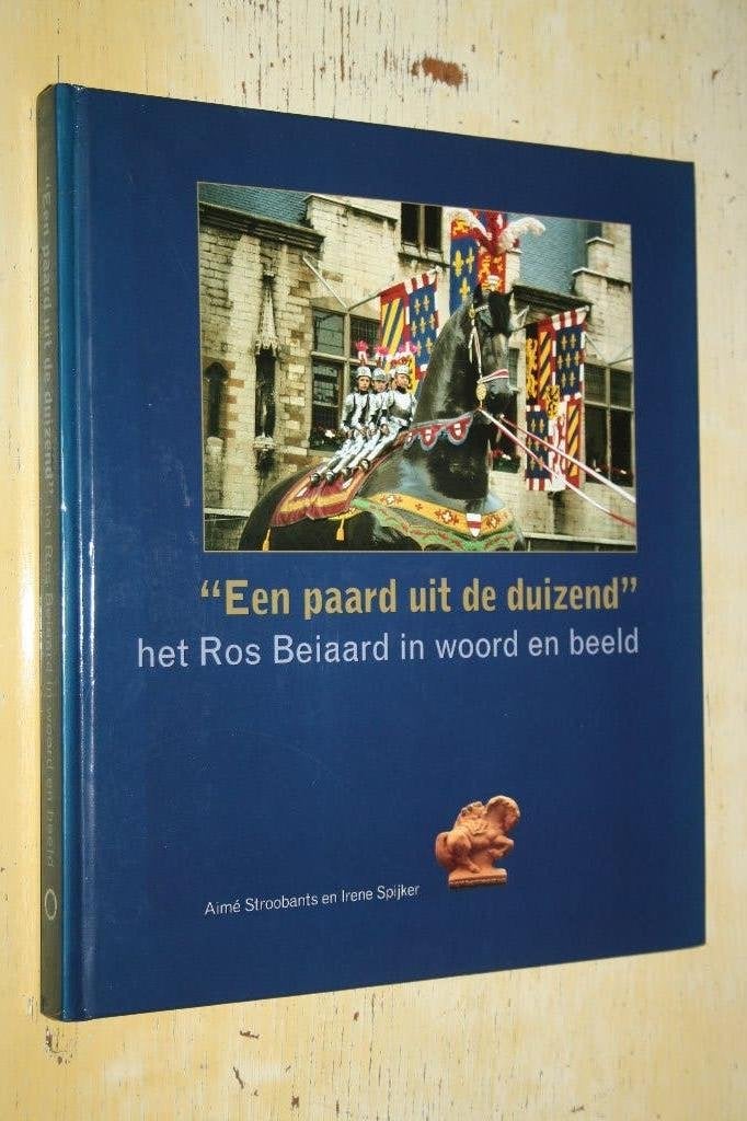 Paard uit Duizend Ros Beiaard in Woord en Beeld Dendermonde, Ophalen of Verzenden, Zo goed als nieuw