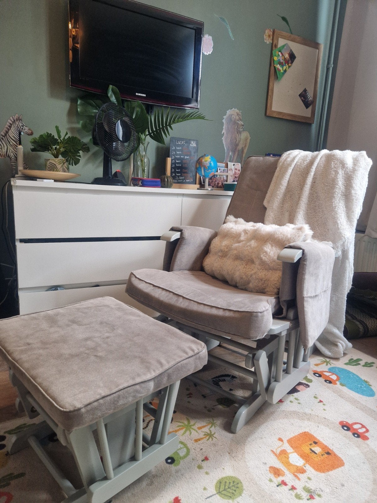 Relaxfauteuil Schommelstoel Met Voetsteun - Grijs, Ophalen, Zo goed als nieuw, Stoel