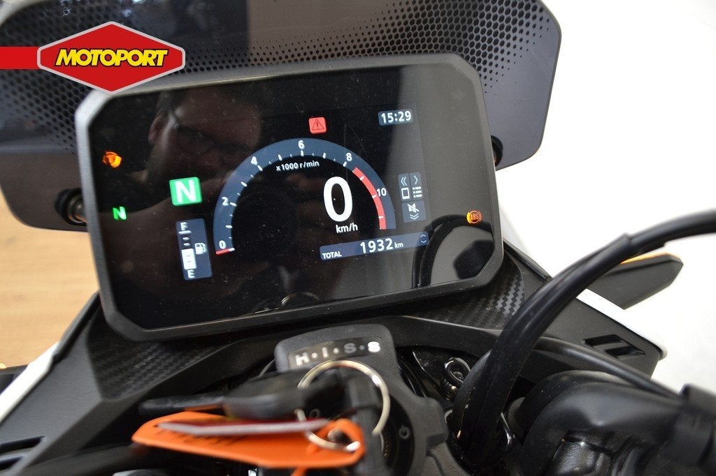 Honda CB 500 Hornet (bj 2024), Motoren, Dorneveld 180-184
B-1731  Zellik, BE, Honda Motor Europe, Bedrijf, Hlcbepccnl@honda-eu.com