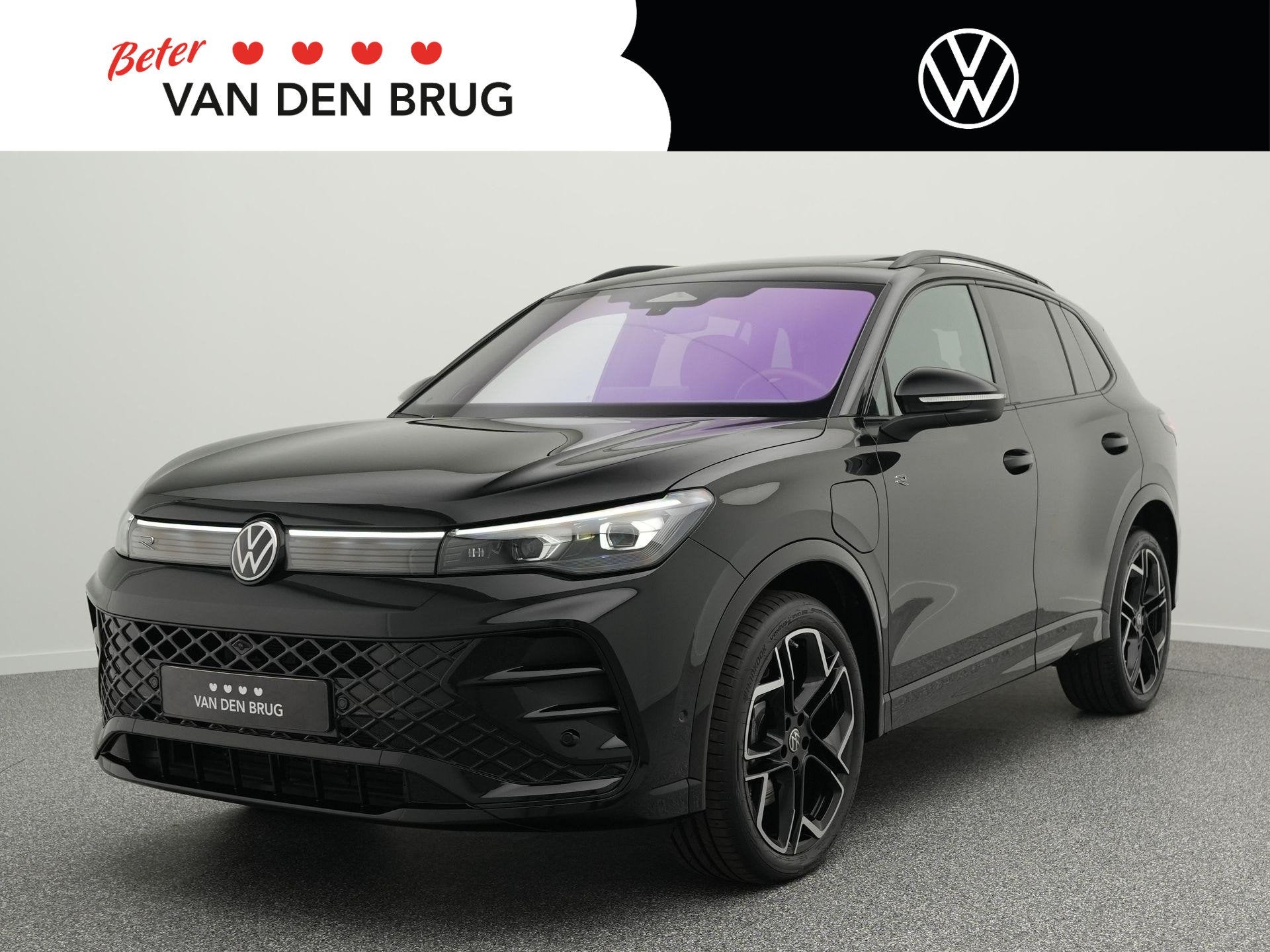 Volkswagen Tiguan 1.5 eHybrid 272PK R-Line Edition | Panoram, Auto's, Volkswagen, 4 cilinders, 2000 kg, 150 min, Zwart