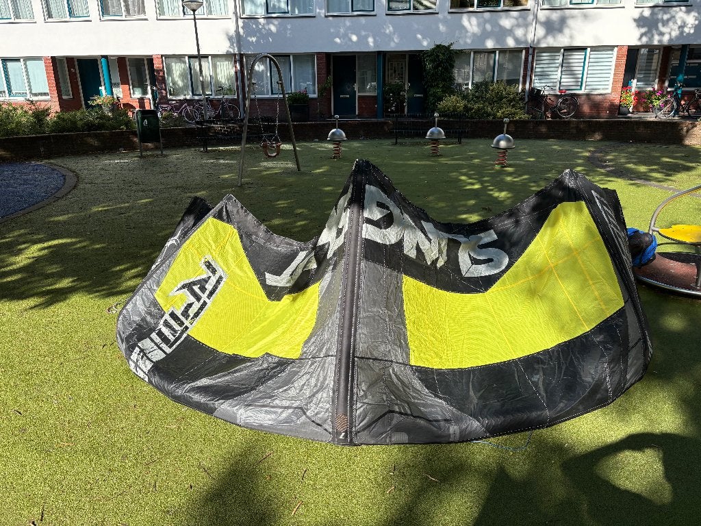 Complete Kite Set (7/10/11m2 + bars, harnas, board, pomp), Watersport en Boten, Kitesurfen, Ophalen, Gebruikt, Kitesurf-set, 10 m²