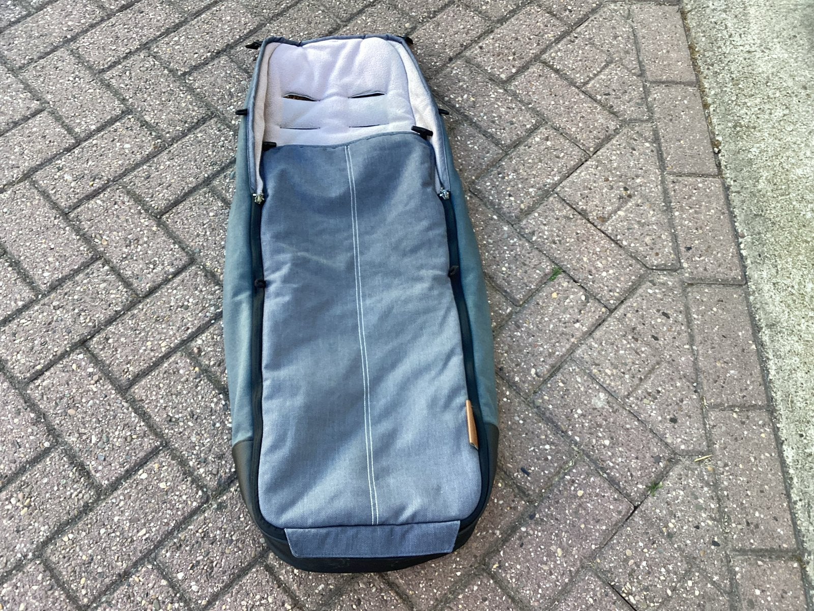 Mutsy Voetenzak Grijs - Comfortabel en Warm, Ophalen of Verzenden, Gebruikt, Mutsy