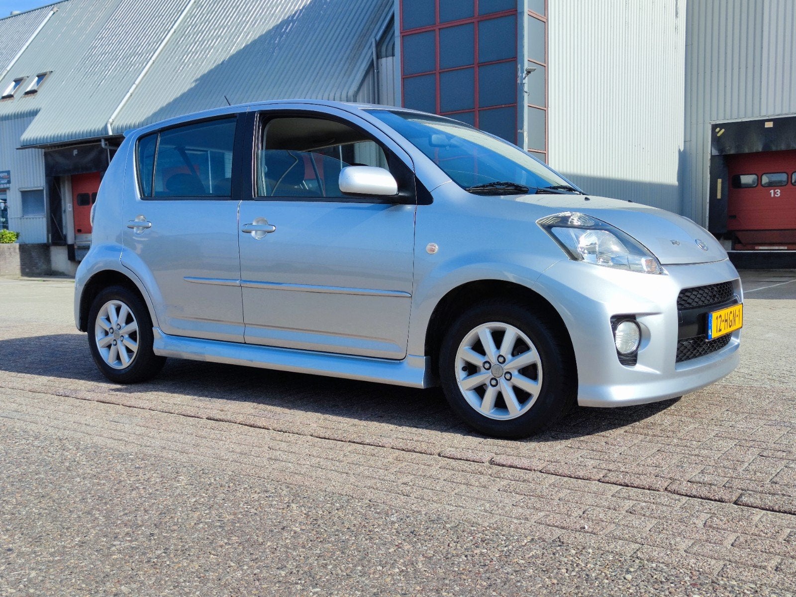 Daihatsu Sirion Sport 1.5i 16V Automaat 79.000km NAP!!! 2008, Auto's, 1000 kg, Zilver of Grijs, 955 kg, 5 stoelen