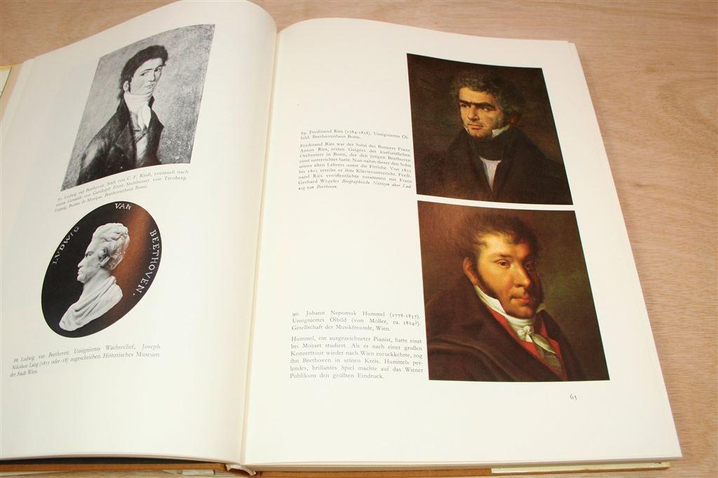 Beethoven — Leven & Wereld in Beeld [1970] Vintage Boek, Ophalen of Verzenden, Gelezen, Artiest