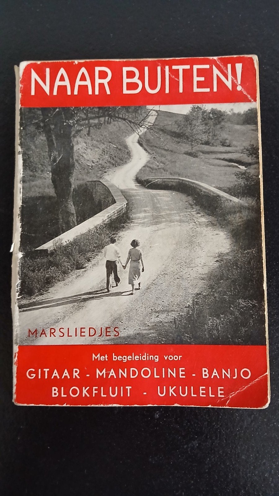 Marsliedjes boekje - Naar Buiten! (George Blok), Ophalen