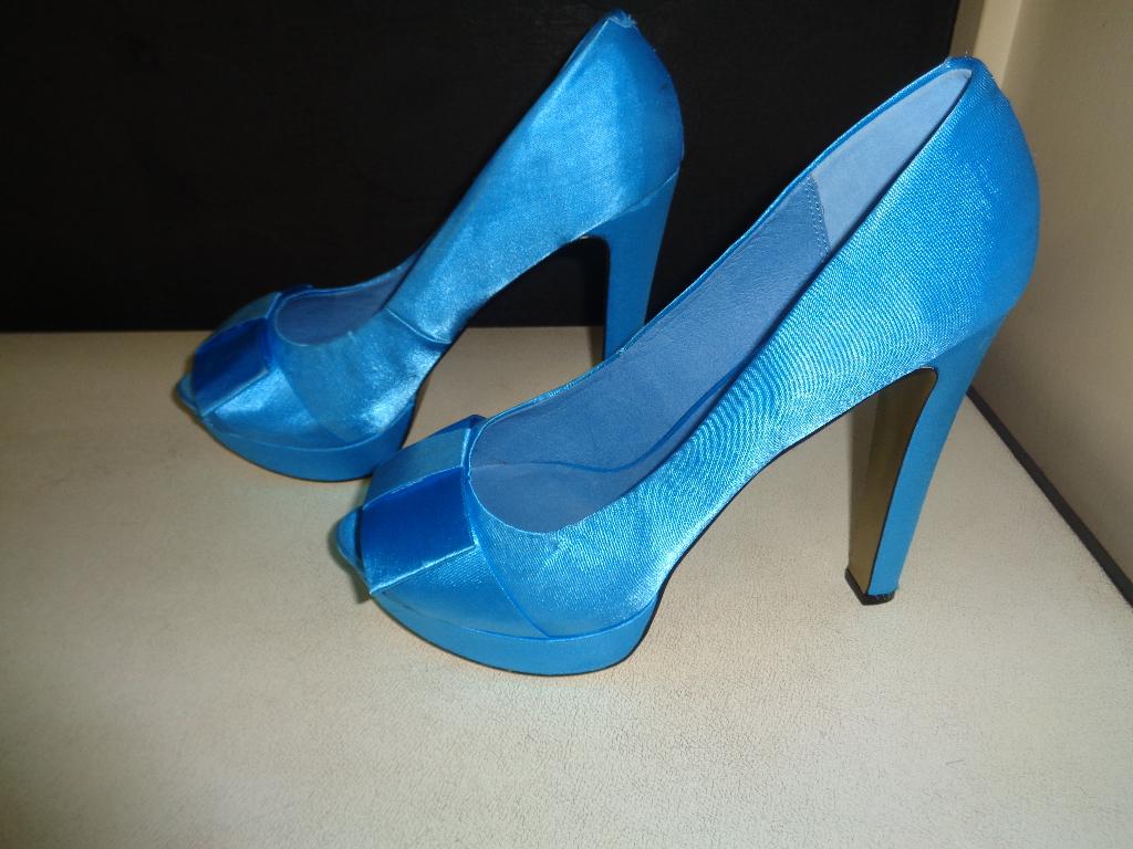 MONIQUE COLLIGNON blauwe hoge pumps, Kleding | Dames, Pumps, Nieuw, MONIQUE COLLIGNON, Verzenden