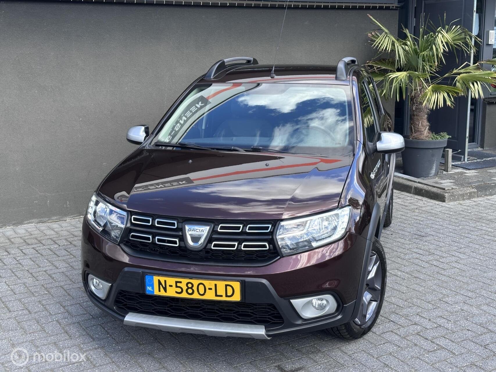 Dacia Sandero 0.9 TCe Stepway | Automaat | Camera | Navi, Auto's, Dacia, 898 cc, Euro 6, Bruin, Bedrijf