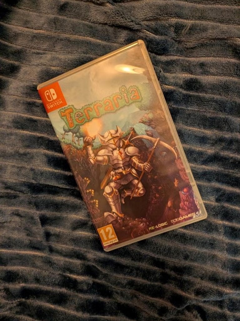 Terraria voor Nintendo Switch én Switch 2, Ophalen, 1 speler, Zo goed als nieuw, Eén computer