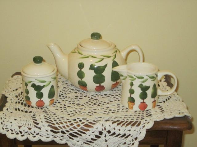theepot melkkannetje suikerpot, Nieuw, Ophalen of Verzenden, Bord(en), Overige stijlen