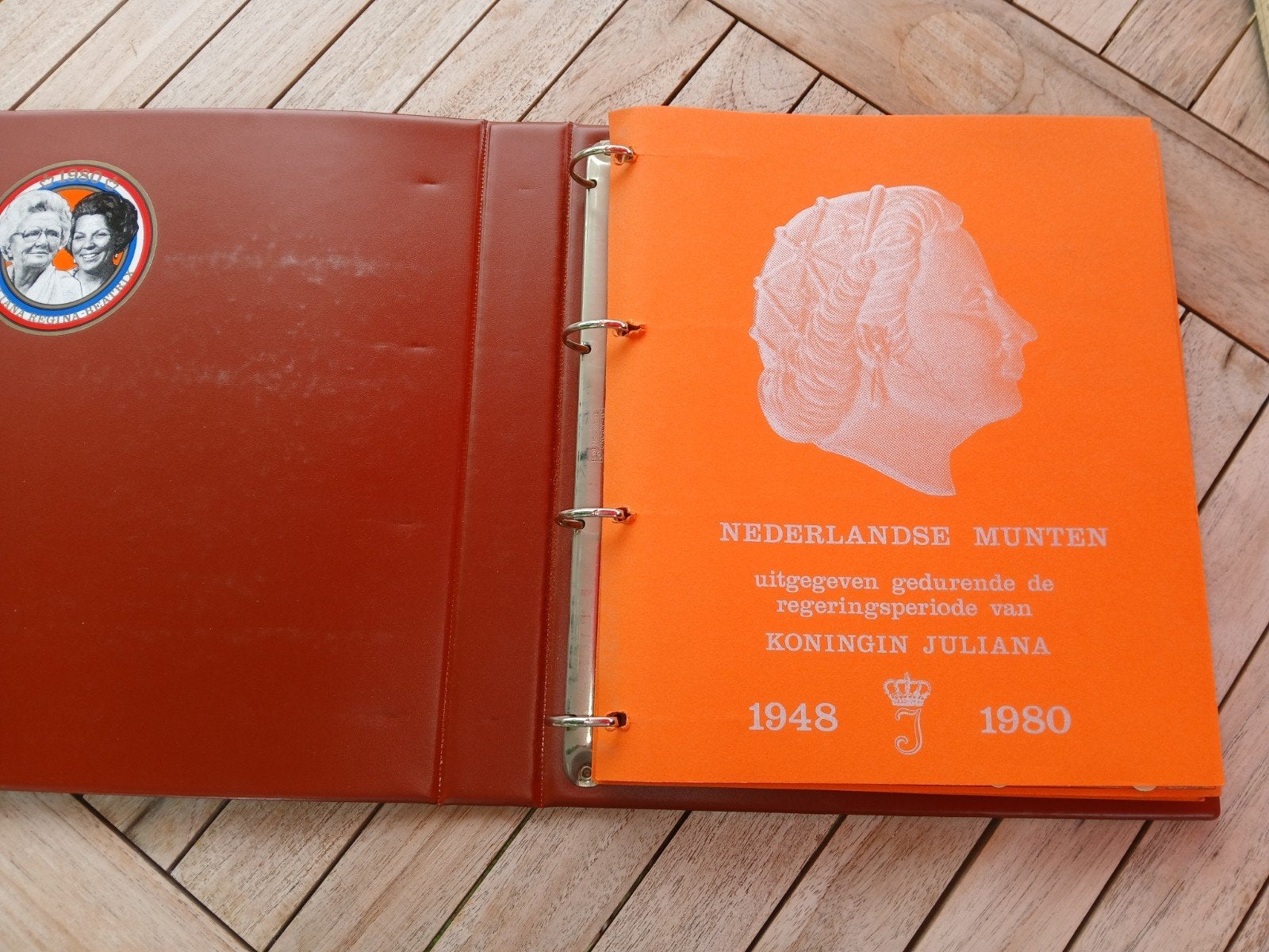 Muntenalbum Juliana, Ophalen, Koningin Juliana