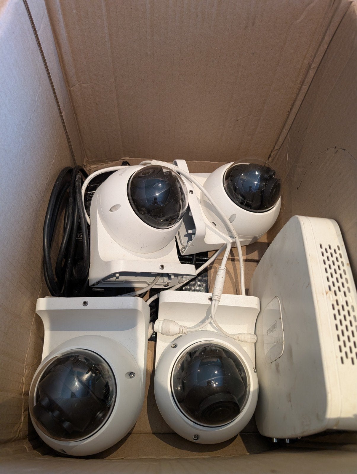 Dahua Beveiligingscamerasysteem met 4 camera's en NVR, Ophalen of Verzenden, Gebruikt, Buitencamera