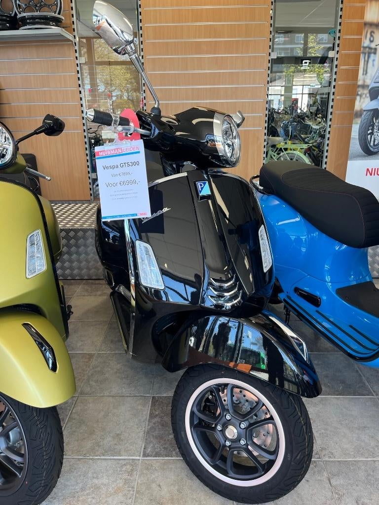 Nieuwe Vespa GTS 300 HPE uitverkoop korting actie sale, Motoren, Motoren | Piaggio, Nieuw, Bedrijf, 310 cc, Minimaal motorrijbewijs A2