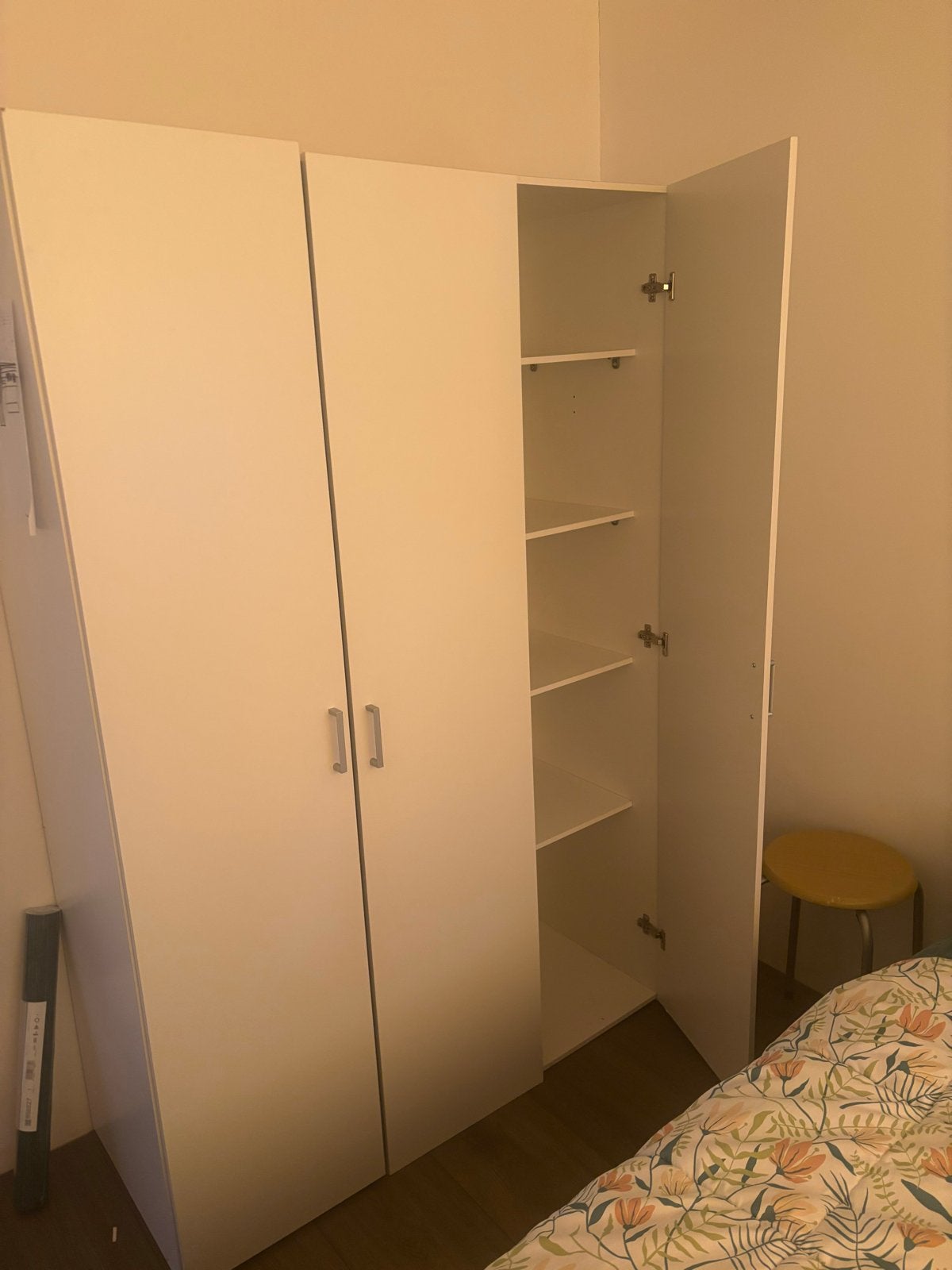 Leen Bakker kledingkast in goede staat, Huis en Inrichting, Ophalen, Met deur(en), 100 tot 150 cm, Zo goed als nieuw