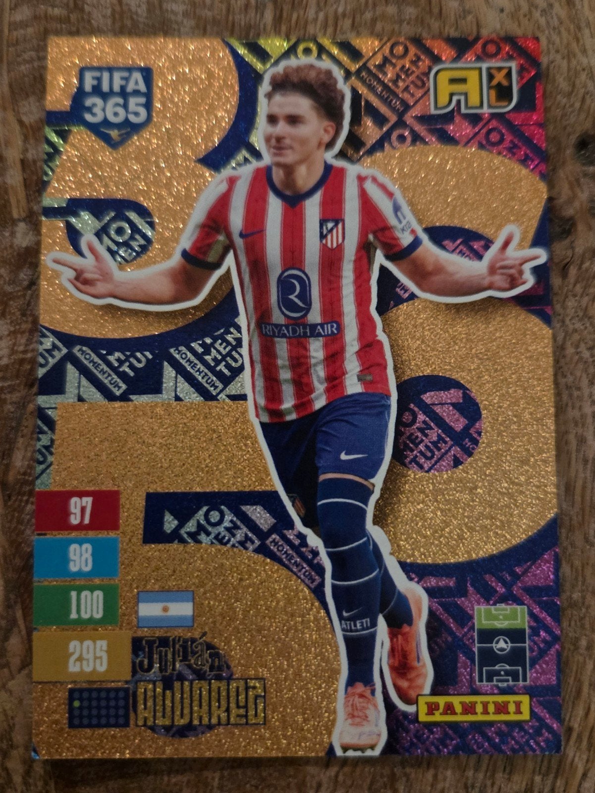 FIFA 365 Panini Adrenalyn XL Julián Álvarez Momentum kaart, Ophalen of Verzenden, Zo goed als nieuw, Buitenlandse clubs, Spelerskaart