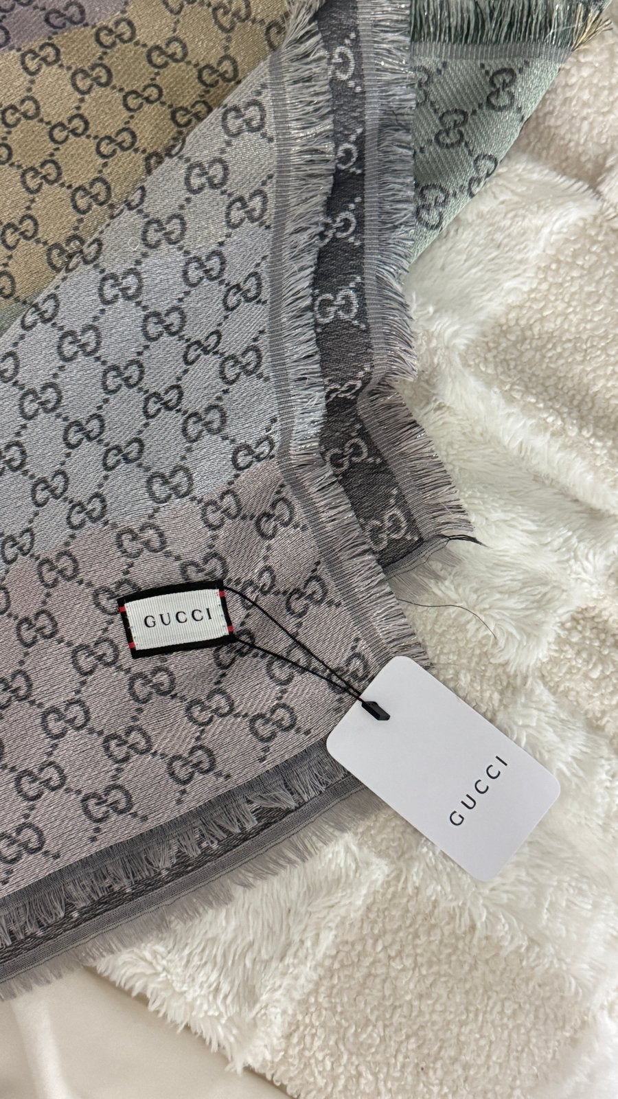 Gucci sjaal met GG-patroon - Nieuw met labels, Kleding | Dames, Ophalen of Verzenden, Nieuw, Sjaal