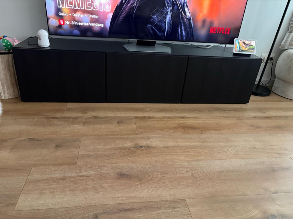 IKEA BESTÅ TV-meubel met deuren, zwart + ophangsysteem, Ophalen, 150 tot 200 cm, Zo goed als nieuw, Minder dan 100 cm
