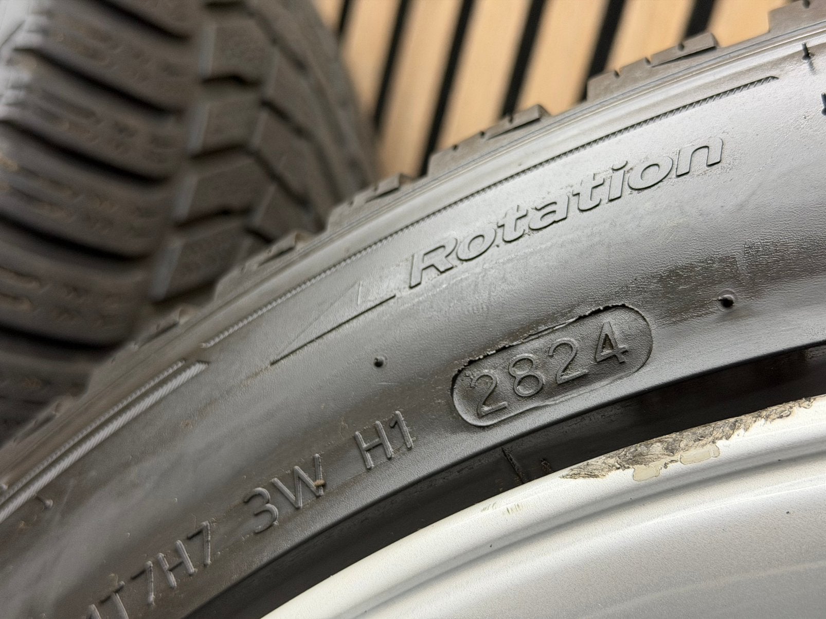 Originele 19 inch Tesla Model S 5x120 ET40 245/45/19 Hankook, Auto-onderdelen, 245 mm, ., Banden en Velgen, Winterbanden