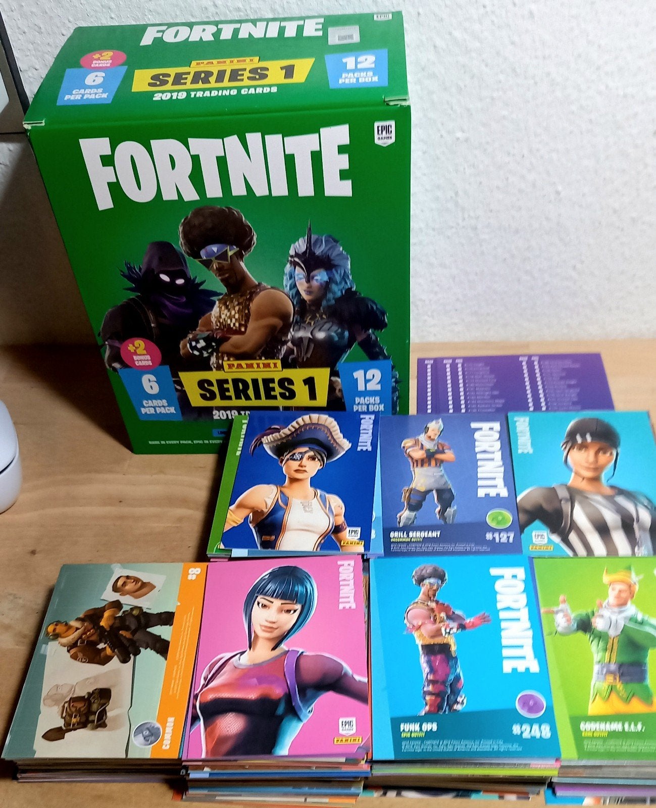 Panini, Italy, 2019, FORTNITE Series 1, 350 kaartjes., Hobby en Vrije tijd, Ophalen of Verzenden, Zo goed als nieuw, Meerdere kaarten