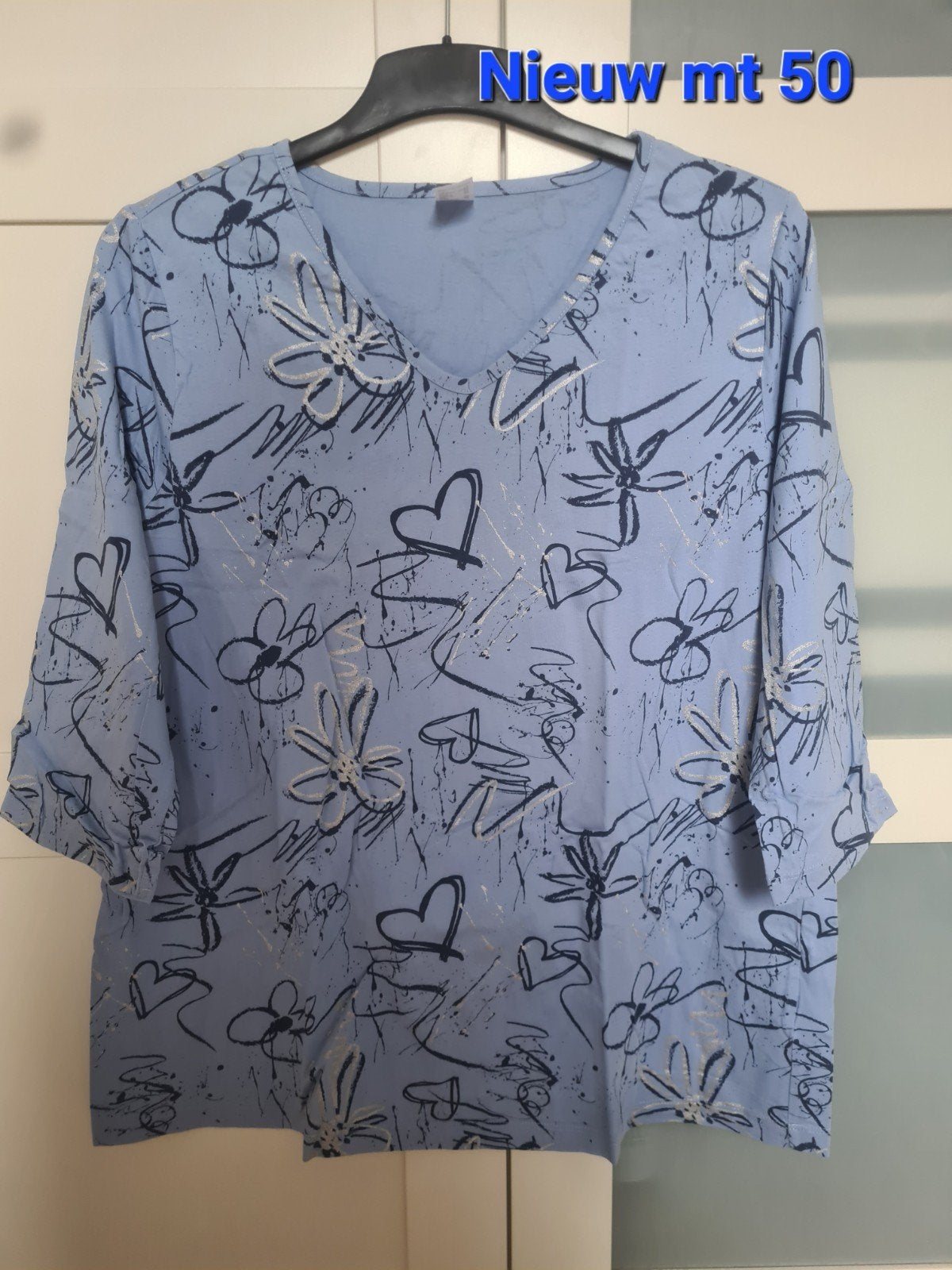 Nieuwe lichtblauwe blouse met print, maat 50, Blauw, Maat 46/48 (XL) of groter, Nieuw, Ophalen of Verzenden