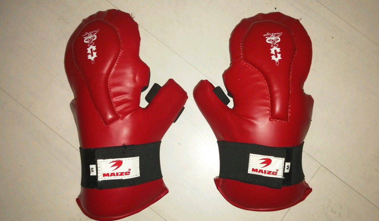 Karate gevechts handschoenen bokshandschoen maat M, Ophalen of Verzenden