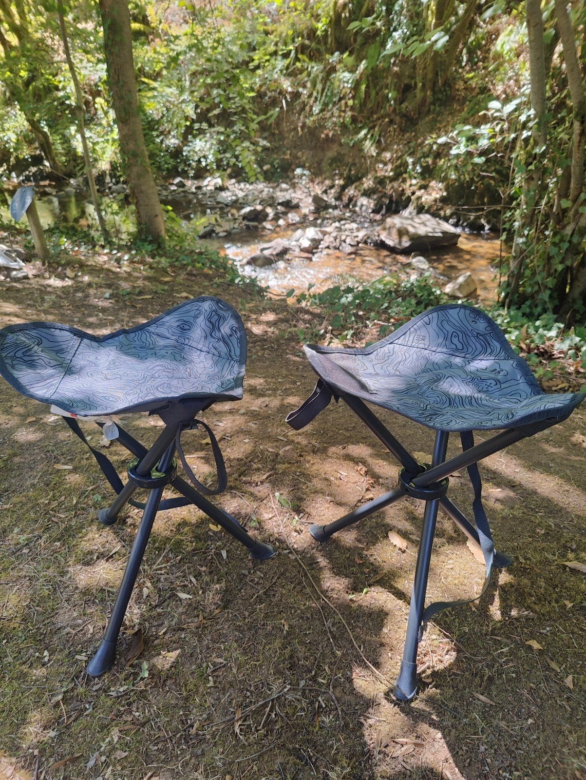 Quechua driepootkrukken voor kamperen (2 stuks), Ophalen, Zo goed als nieuw, Campingstoel