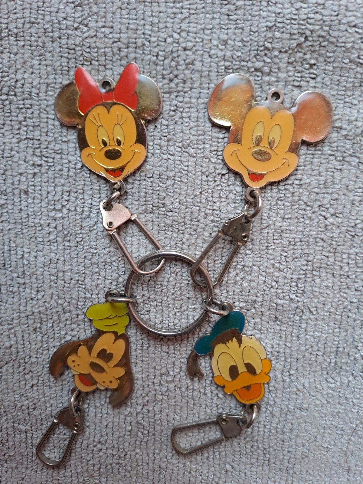 Disney emaille sleutelhangers: Mickey, Minnie, Donald, Goofy, Ophalen of Verzenden, Mickey Mouse, Nieuw, Beeldje of Figuurtje