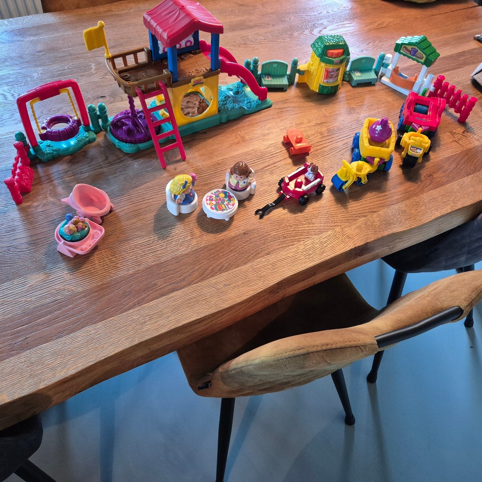 Fisher-Price Little People Speeltuin met 4 Poppetjes, Kinderen en Baby's, Speelgoed | Overig, Ophalen, Gebruikt, Jongen of Meisje