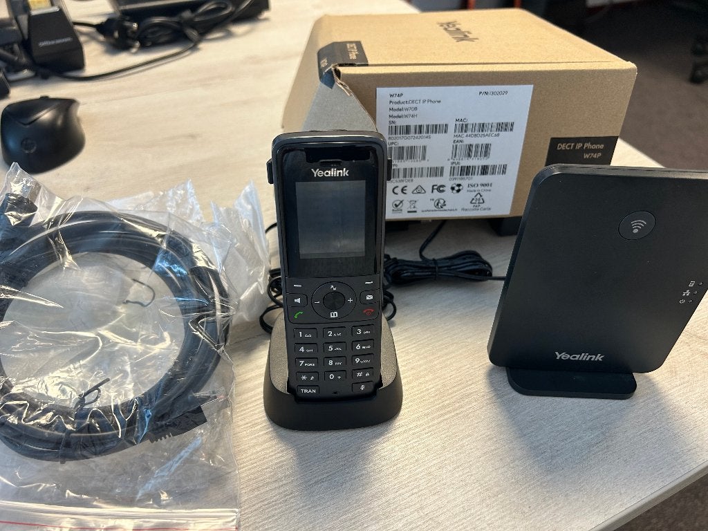 Complete Yealink W74P IP DECT Set + RT30 Repeater, Ophalen of Verzenden, Nieuw, 1 handset
