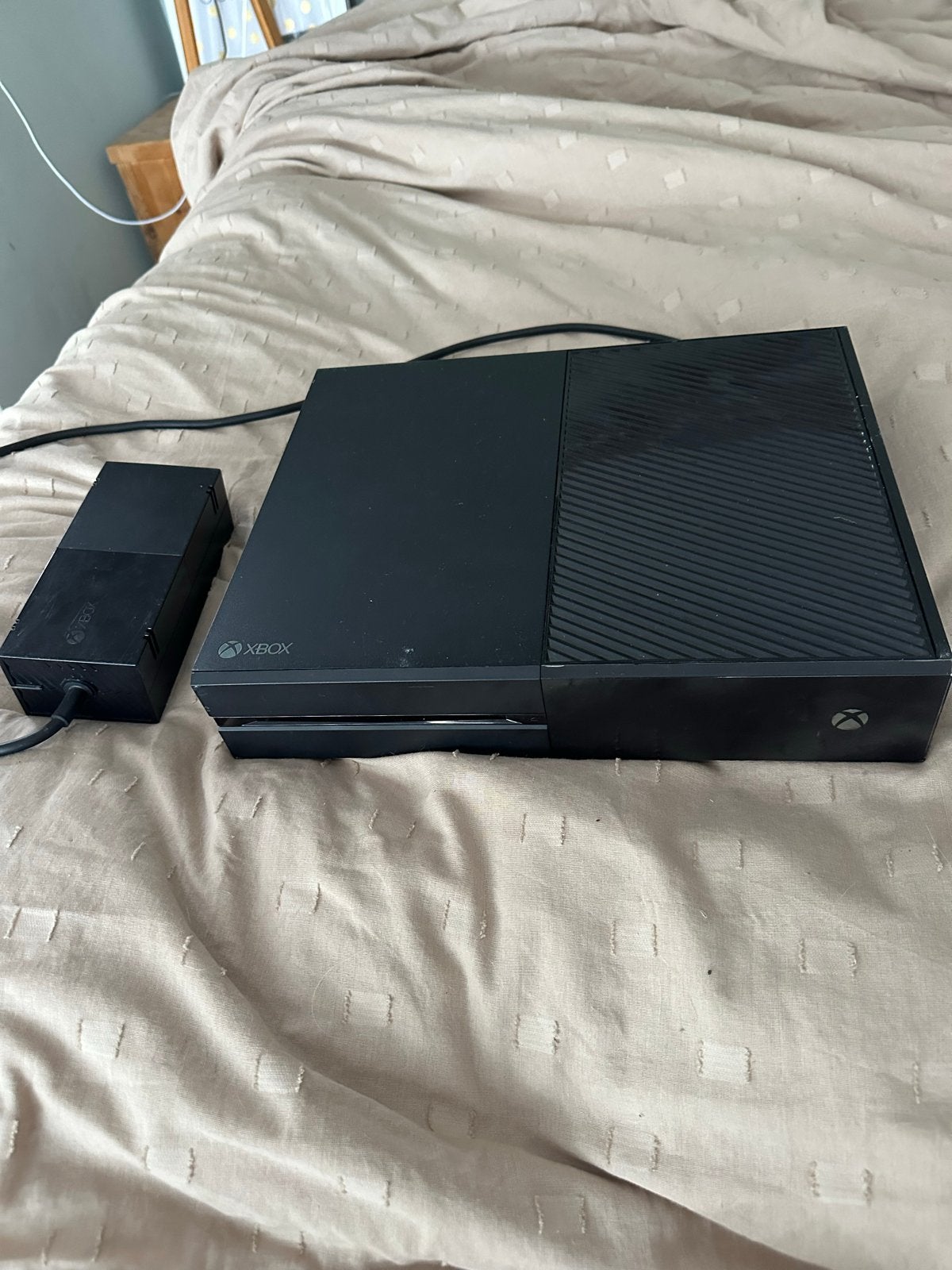 Xbox One console met voeding de xbox-one in zwart, Spelcomputers en Games, Xbox One, Ophalen of Verzenden, Zonder controller, 500 GB
