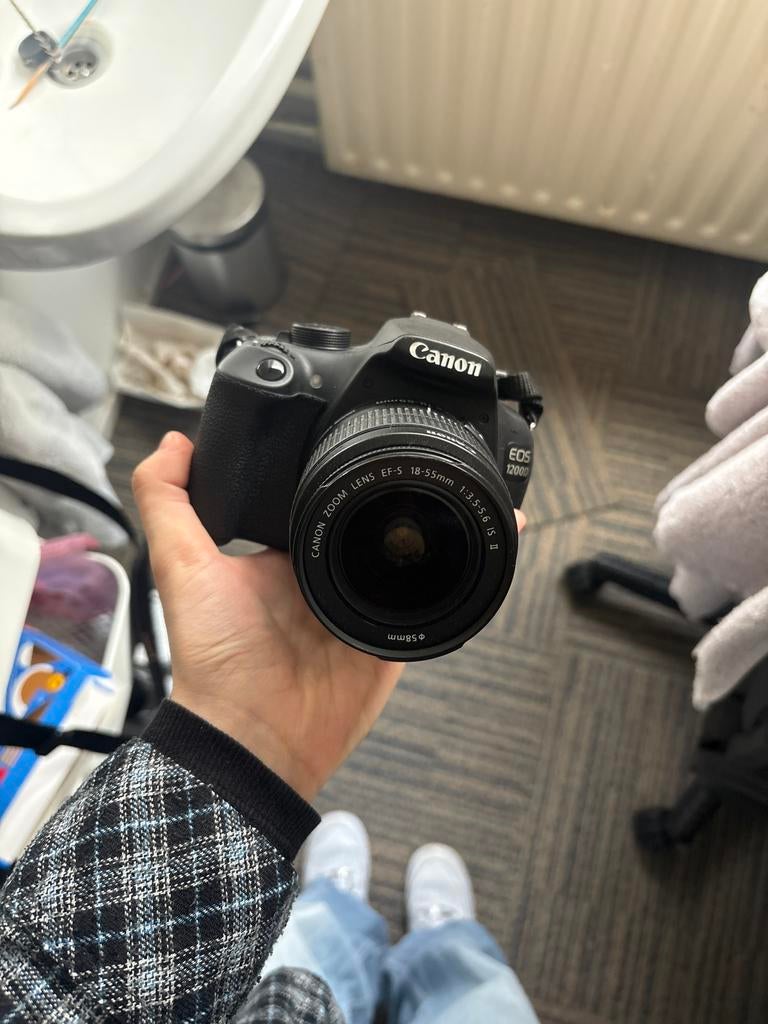Canon EOS 1200D spiegelreflexcamera met EF-S 18-55mm lens, Ophalen, Gebruikt, Spiegelreflex, Canon