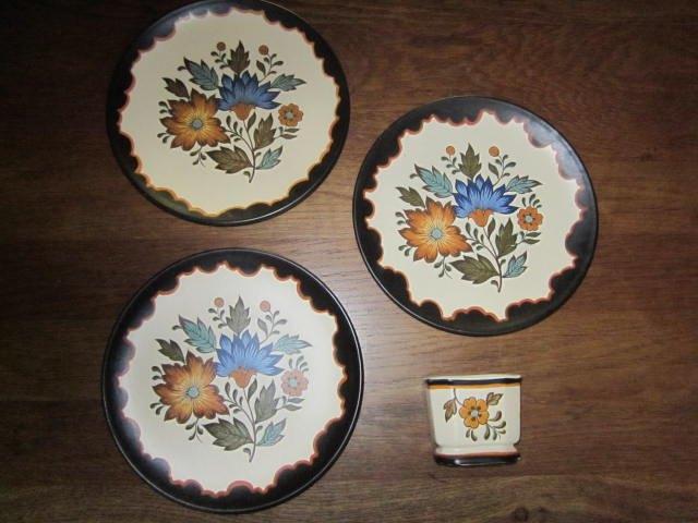 Flora plateel borden 3X en klein kannetje, Ophalen of Verzenden