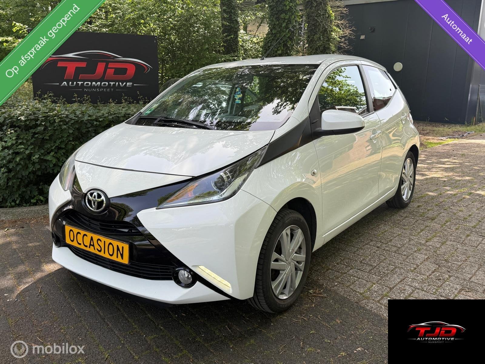 Toyota Aygo 1.0 VVT-i x-pure AUTOMAAT-AIRCO-CAMERA-NAVI, Auto's, Toyota, Stof, Gebruikt, Overige carrosserieën, 4 stoelen