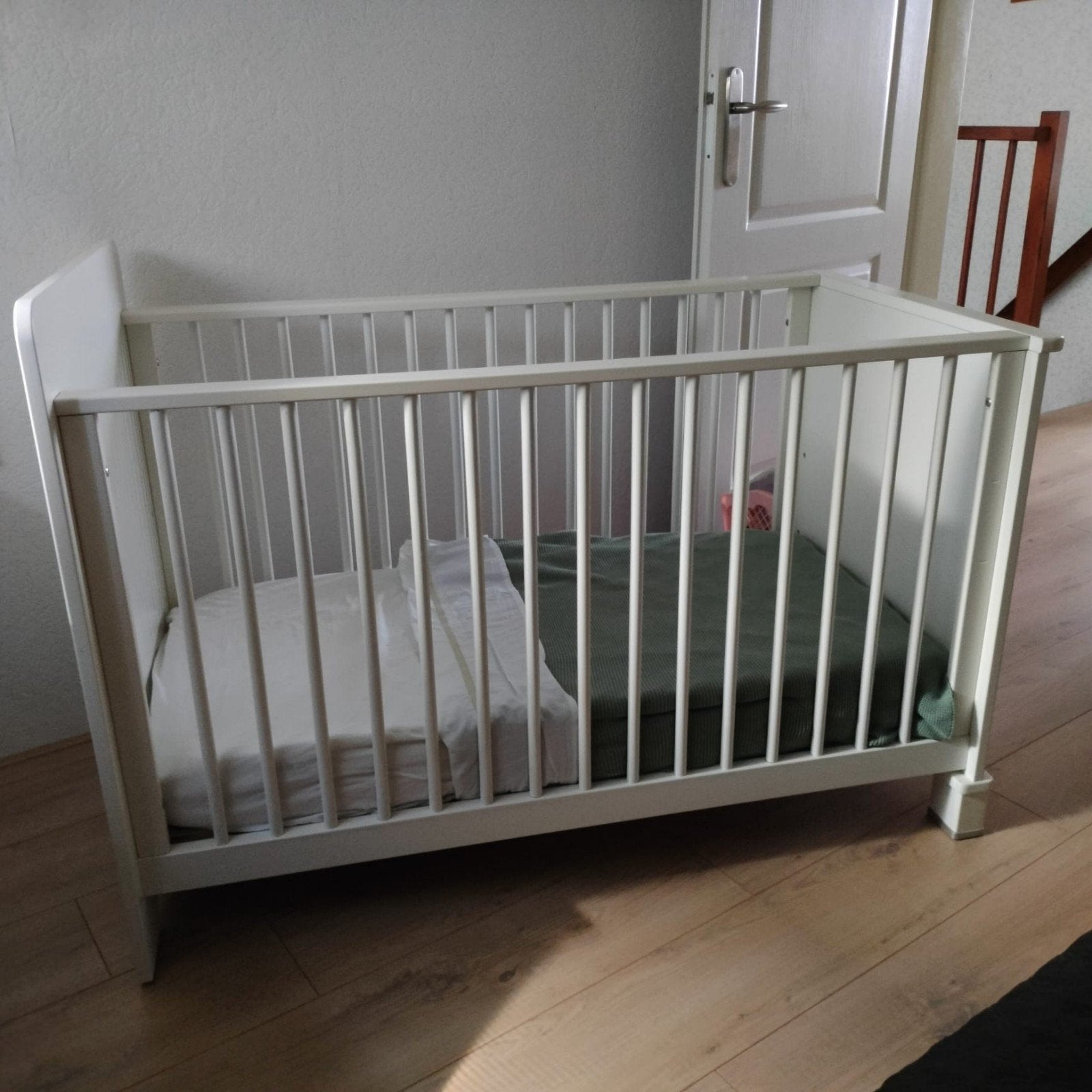 Babybedje met verstelbare bodem en toebehoren, Ophalen