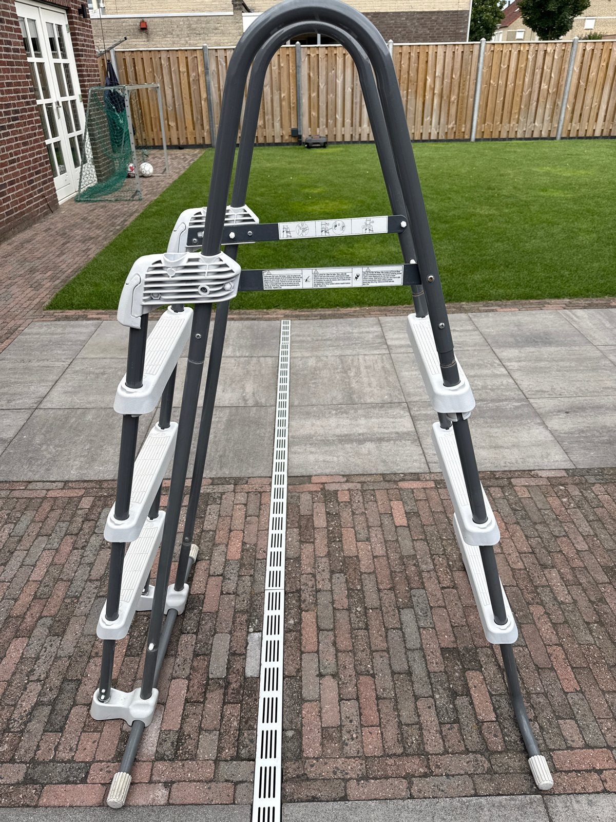 Zwembadtrapje met 4 treden en anti-slip, Ophalen, Zo goed als nieuw, Ladder