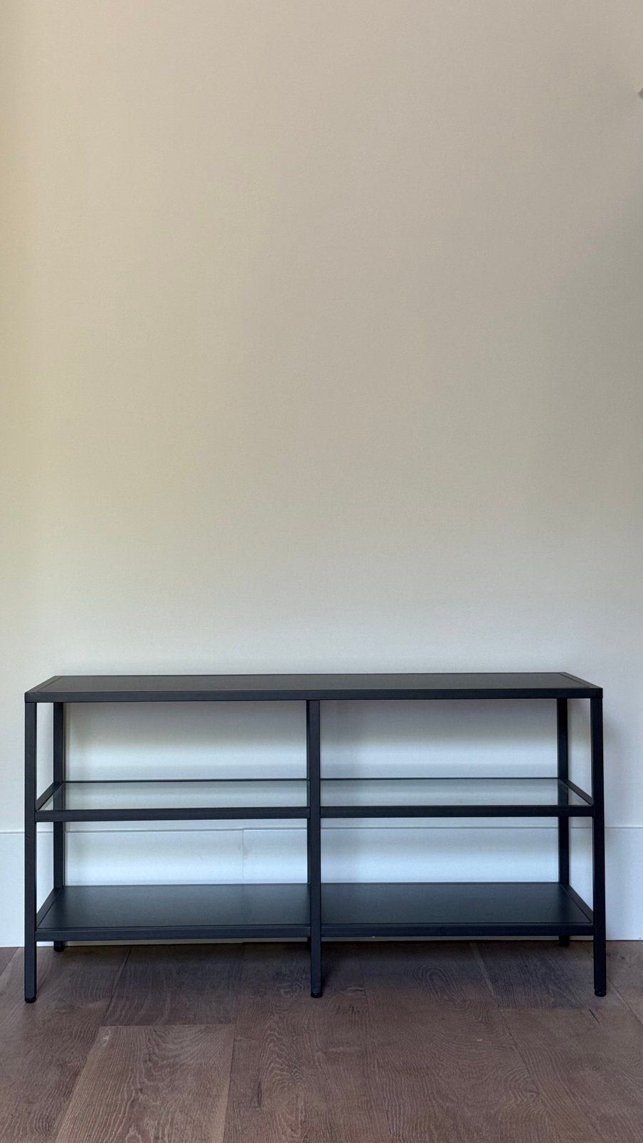 Ikea tv meubel zwart metaal met glaz plaat, Ophalen, Zo goed als nieuw