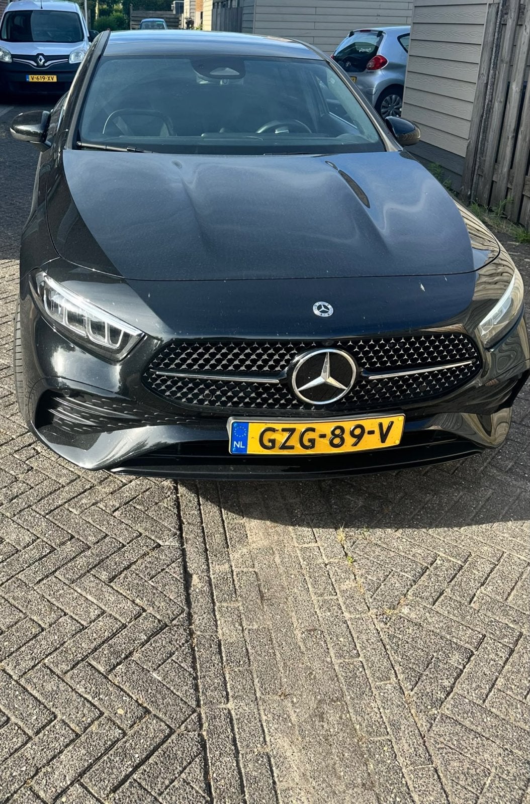 Mercedes-Benz A-Klasse A 250 e 218pk 8G-DCT 2025 Zwart, Auto's, Mercedes-Benz, Alcantara, 1332 cc, Hatchback, 5 stoelen