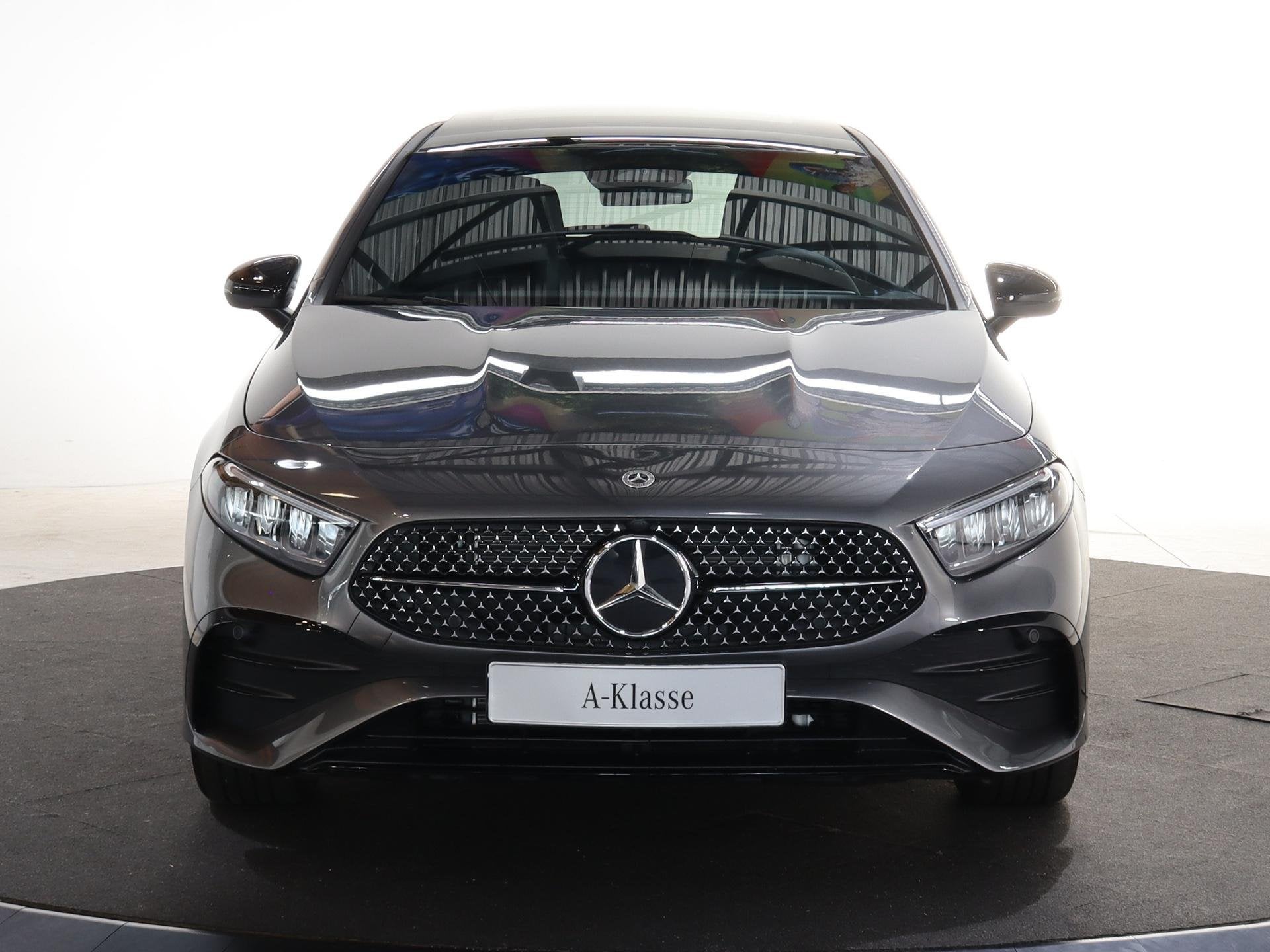 Mercedes-Benz A-klasse 250e Star Edition AMG Line | Night |, Dealer onderhouden, Gebruikt, 4 cilinders, Bedrijf