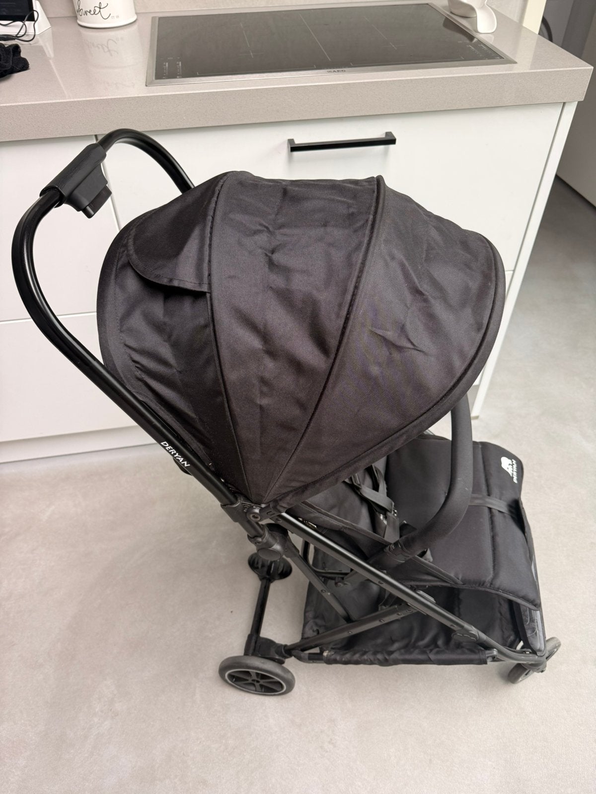 Deryan Lichtgewicht Buggy - Zwart, Ophalen, Gebruikt