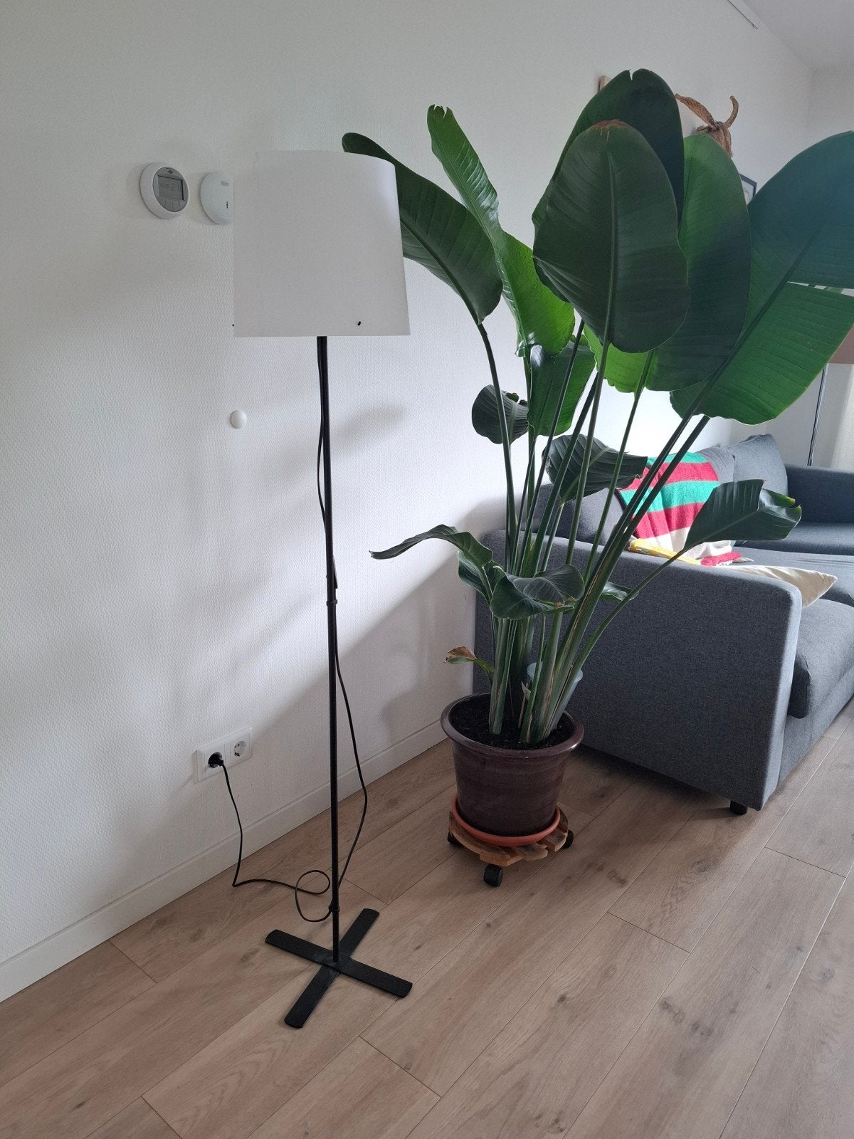 IKEA Barlast Vloerlamp - Zwart met Witte Kap, Ophalen, Gebruikt, Modern, Scandinavisch, 100 tot 150 cm