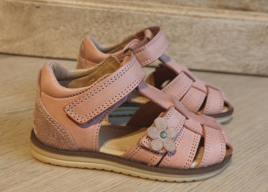 Leuke roze sandaaltjes maat 24 met bloemetje, Meisje, Schoenen, Ophalen of Verzenden, Zo goed als nieuw