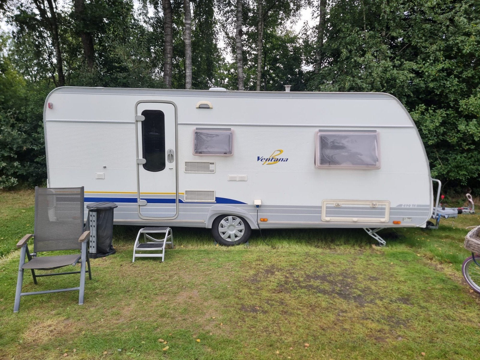 Burstner Ventana 490 TK (2003) met stapelbed en voortent, Vast bed, Treinzit, Bürstner, 5 tot 6 meter