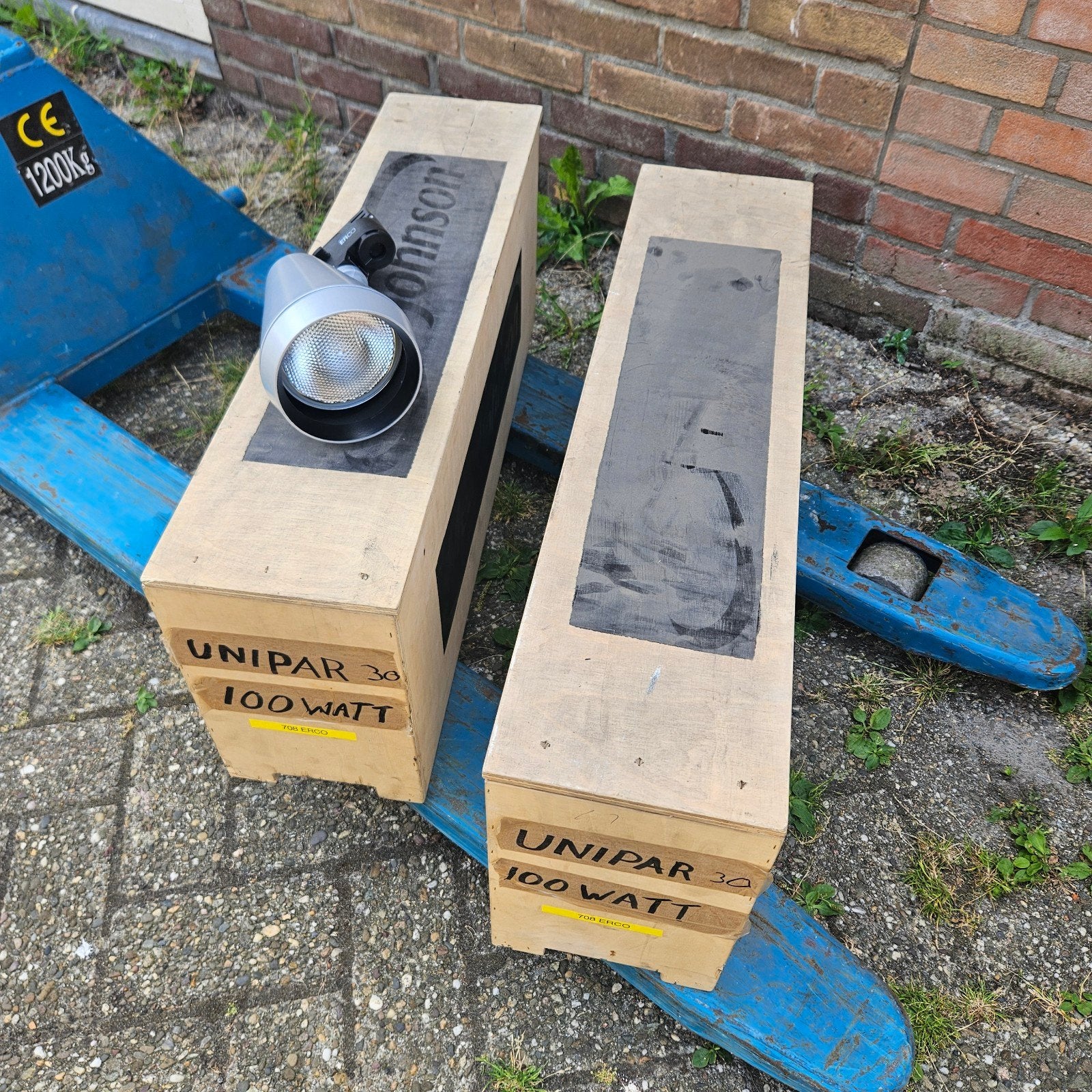 Partij van 10 ERCO railsplits / spots + 2 houten transportki, Ophalen, Gebruikt