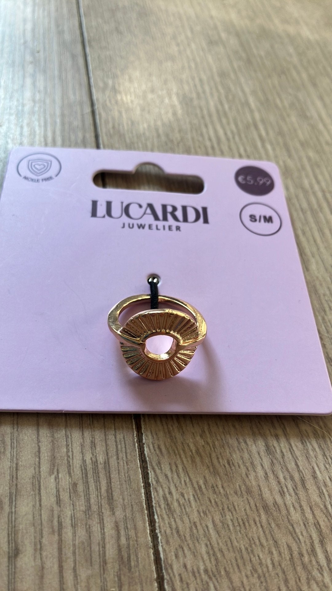 Lucardi ring s/m goudkleurig nieuw, Overige materialen, Ophalen of Verzenden, Zo goed als nieuw, Dame