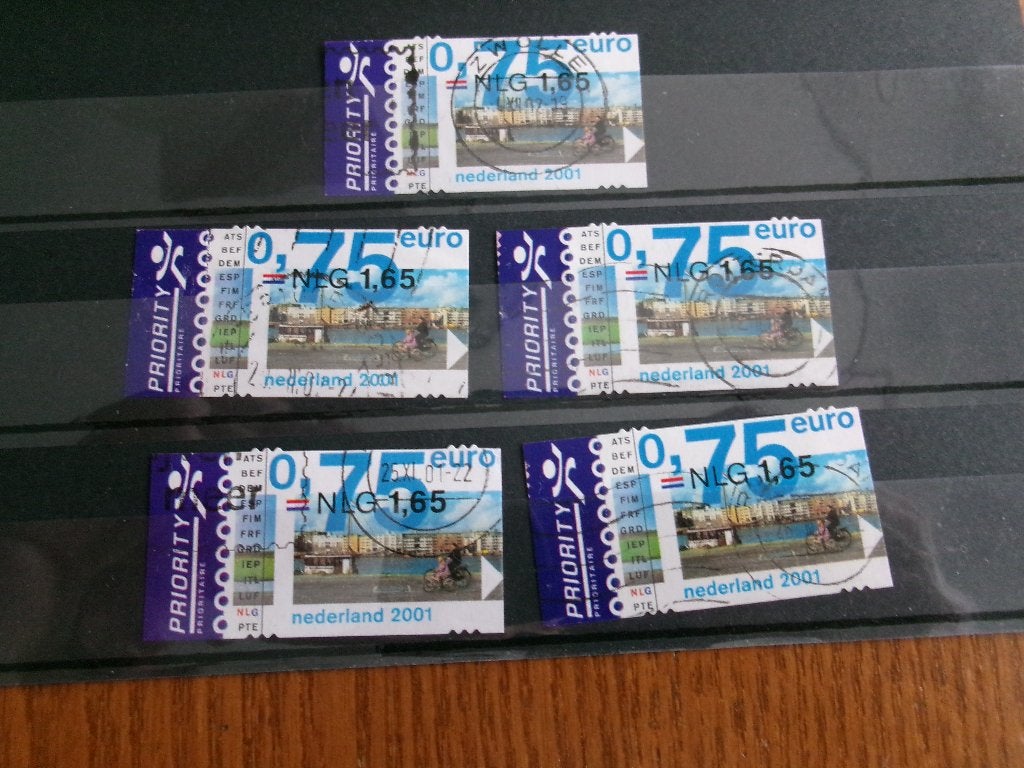 2001 - 5 x stad (322g), Verzenden, Gestempeld