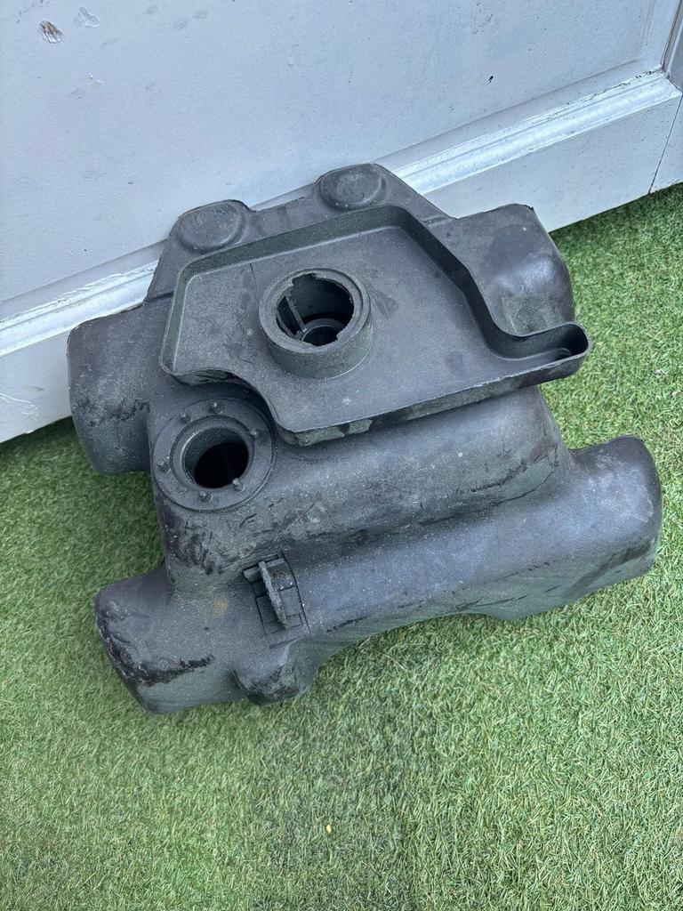 Aerox benzine tank gebruikt, Fietsen en Brommers, Ophalen of Verzenden, Gebruikt, Overige typen