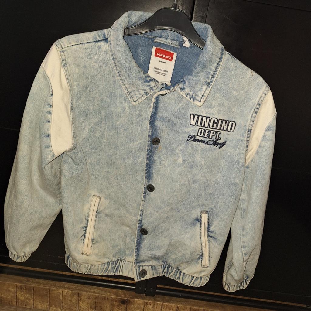 Vingino spijkerjas, Kinderen en Baby's, Kinderkleding | Maat 122, Ophalen, Zo goed als nieuw, Vingino, Jongen