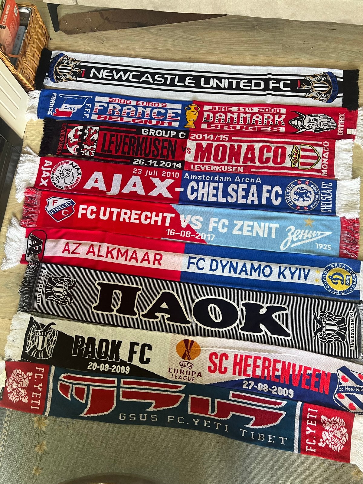 Voetbalsjaals: Ajax, FC Utrecht, AZ, Heerenveen, PAOK, etc., Verzamelen, Sportartikelen en Voetbal, Ophalen of Verzenden, Gebruikt