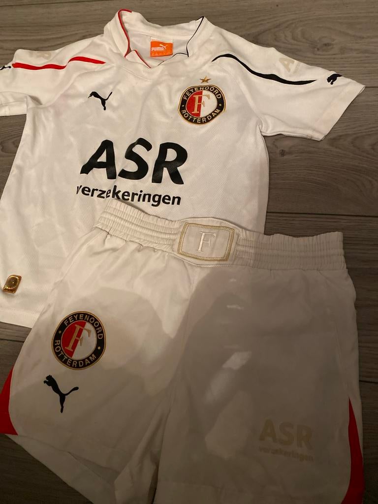 Feyenoord Voetbaltenue Maat 128 klassieker!, Ophalen of Verzenden, Zo goed als nieuw, Jongen of Meisje