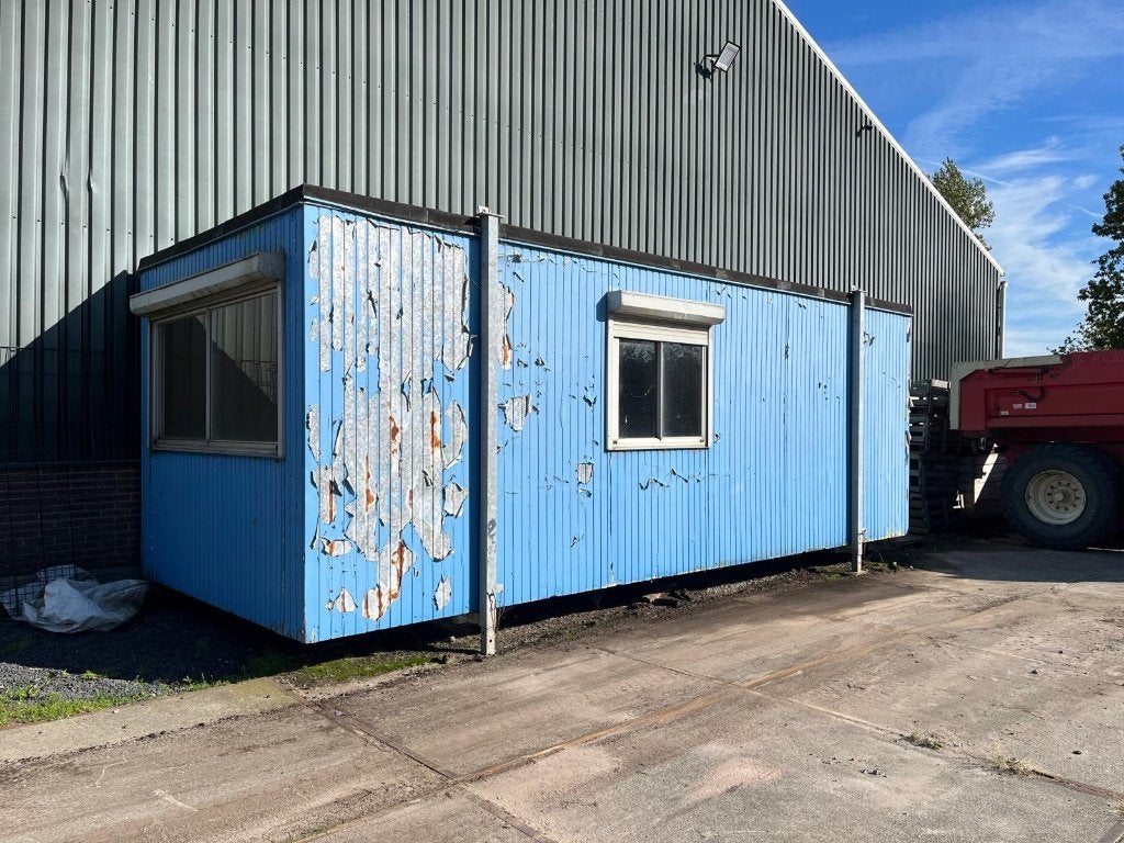Oude, waterdichte keet (7.3x3m) - Ideaal voor opslag, Ophalen, Gebruikt