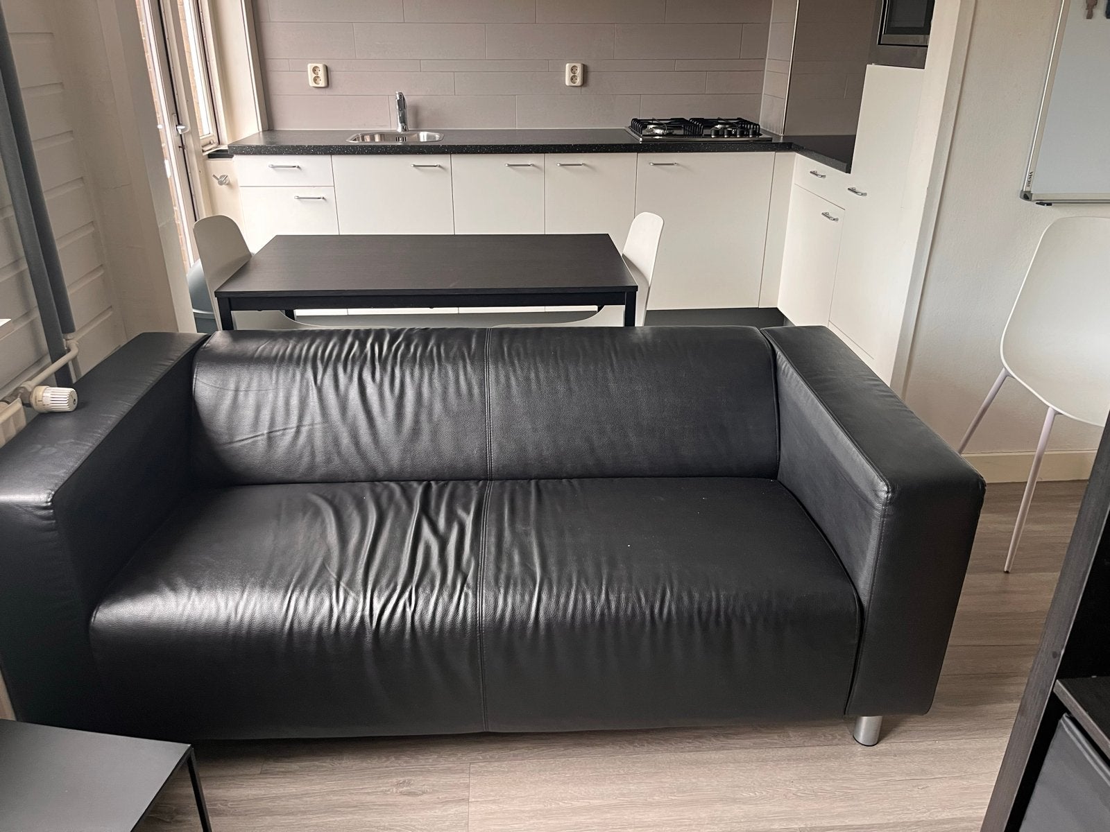 Zwart bankje gratis afhalen, Huis en Inrichting, Ophalen, Gebruikt, 150 tot 200 cm, Tweepersoons